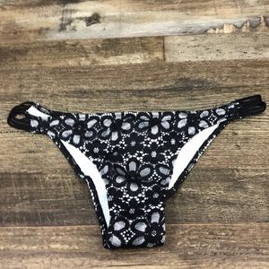 Victoria’s Secret Bikini Bottom Size Medium